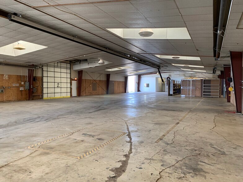 More Photos Of 225 West St, Evanston Light Manufacturing For Sale