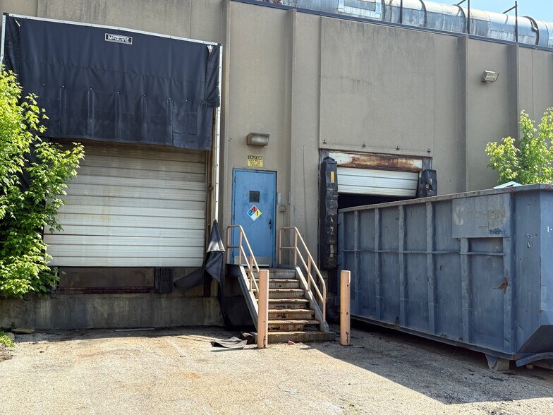More Photos Of 107 Industrial Rd, Williamstown Manufacturing For Lease