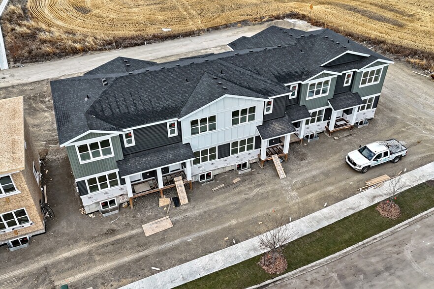 More Photos Of 22 Grayhawk Blvd, Sylvan Lake Apartments For Sale