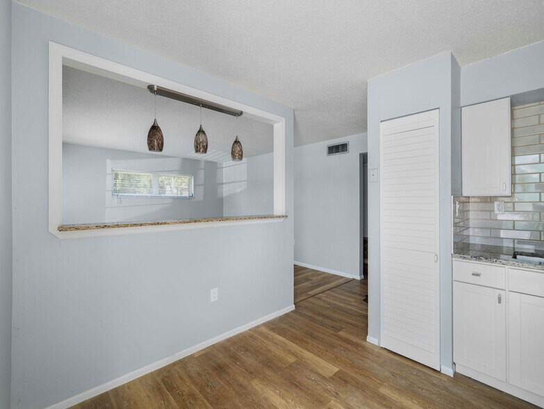 More Photos Of 1000 Stickney Point Rd, Sarasota Multifamily For Sale