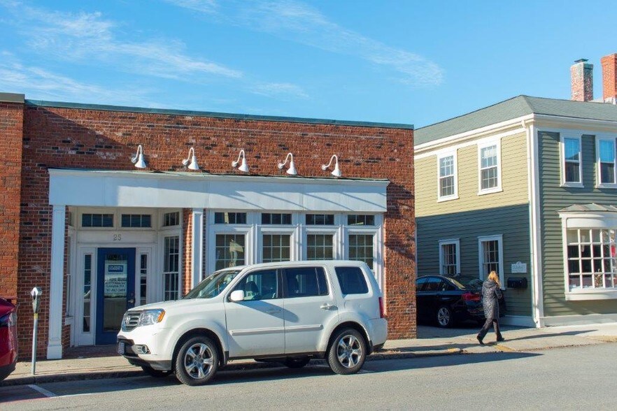 Primary Photo Of 25 Waltham St, Lexington Storefront Retail Office For Lease