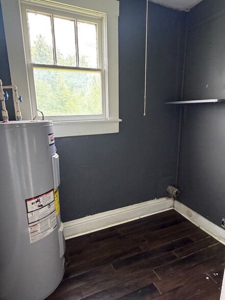More Photos Of 484 Route 302, West Van Lear Specialty For Sale