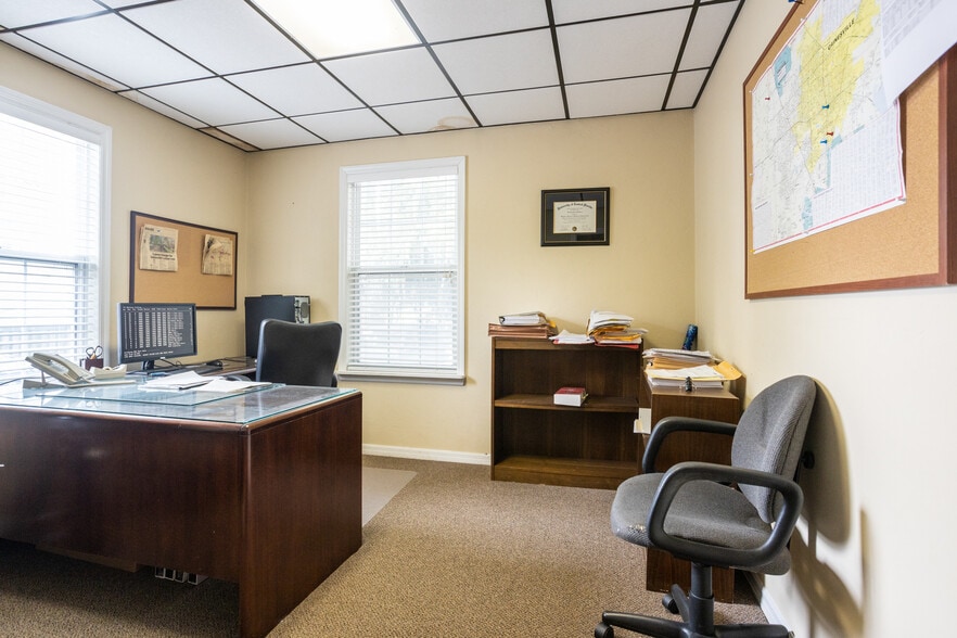 More Photos Of 1013 SW 2nd Ave, Gainesville Office For Sale