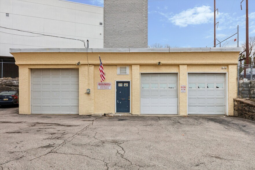 More Photos Of 153-163 Bala Ave, Bala Cynwyd Movie Theatre For Sale