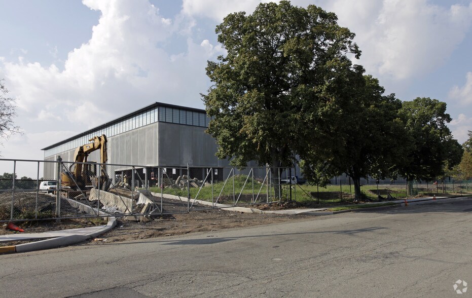 More Photos Of 120 Central Ave, Kearny Warehouse For Lease