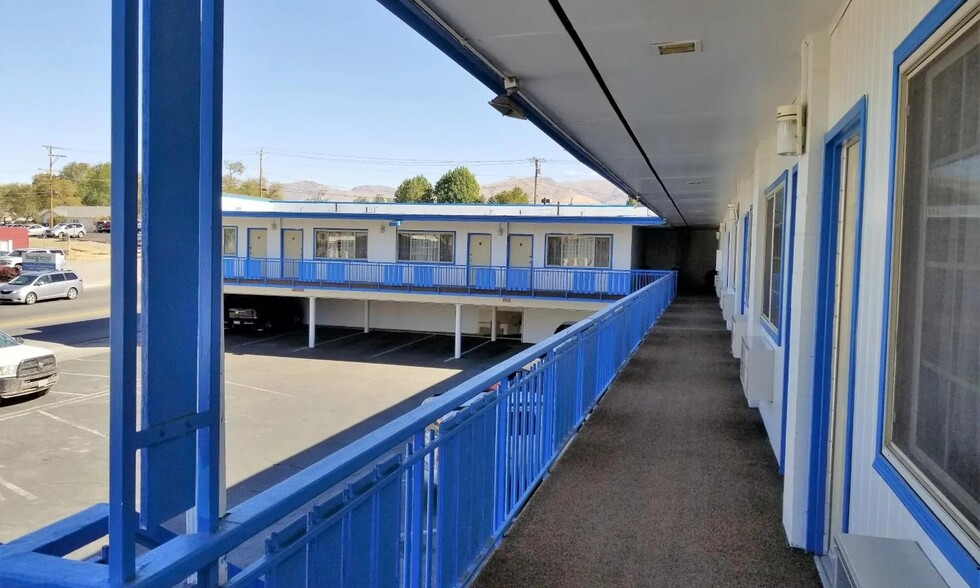 Primary Photo Of 705 W Winnemucca Blvd, Winnemucca Hotel For Sale