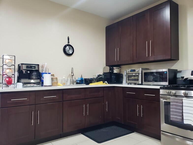 More Photos Of 1011-1017 S Goodrich Blvd, Los Angeles Office For Lease