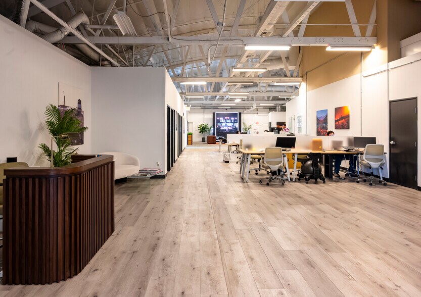 More Photos Of 640 S Glenwood Pl, Burbank Showroom For Lease
