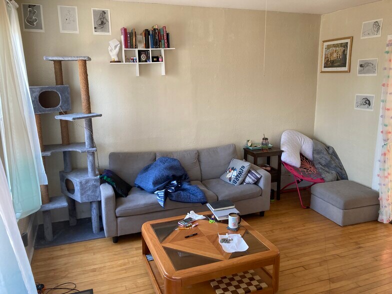 More Photos Of 2951 N Fratney St, Milwaukee Apartments For Sale