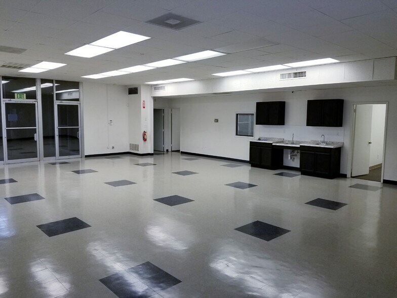 More Photos Of 2409 Merced St, Fresno Medical For Lease