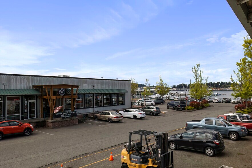 More Photos Of 901 Bay St, Port Orchard Storefront For Sale