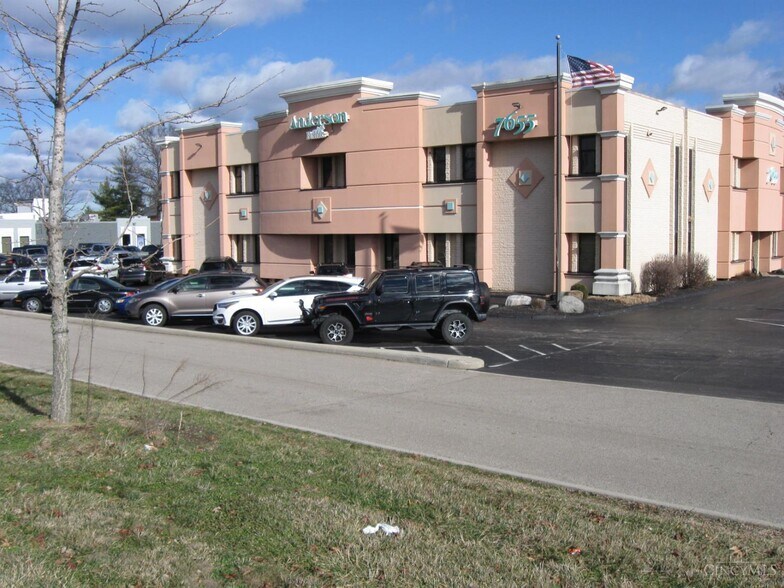More Photos Of 7655 Five Mile Rd, Cincinnati Medical For Sale