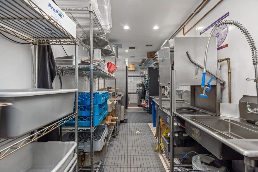 More Photos Of 442 High St, Lyons Restaurant For Sale