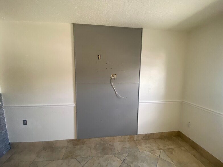 More Photos Of 3080 W Flagler St, Miami Medical For Sale