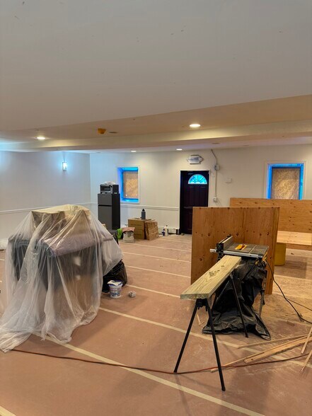 More Photos Of 655 Broadway, Massapequa Storefront Retail Residential For Lease