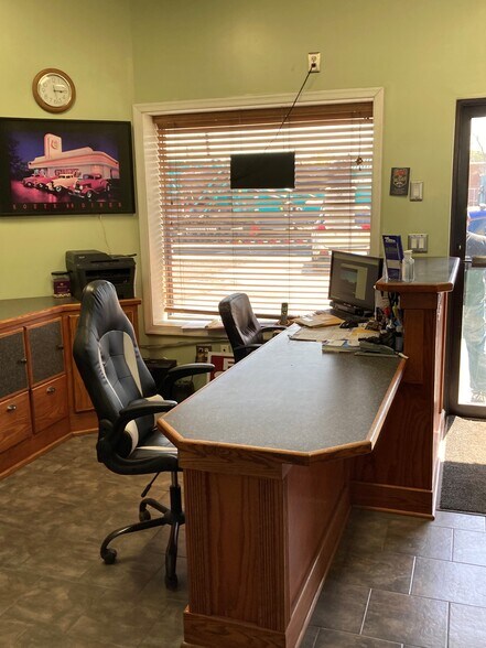 More Photos Of 905 Dundalk Ave, Baltimore Auto Dealership For Sale