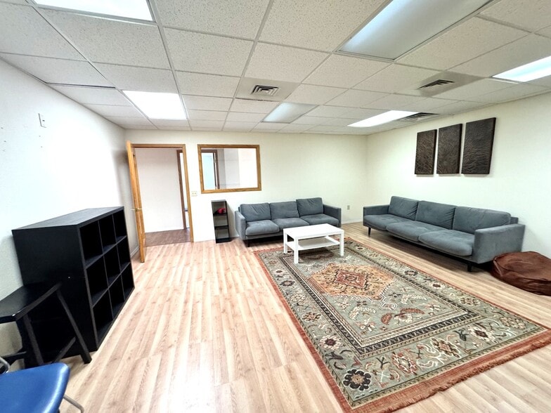 More Photos Of 1118 S Park St, Madison Office For Lease