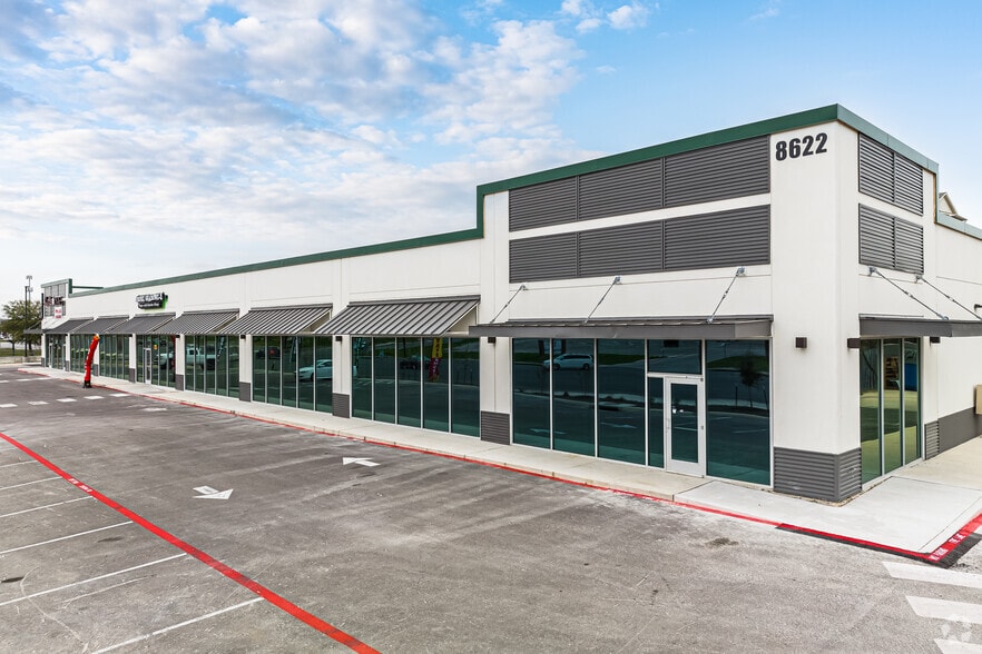 More Photos Of 8622 Huebner Rd, San Antonio Storefront For Lease