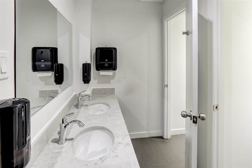 More Photos Of 170 Bedford Rd, Toronto Office For Lease