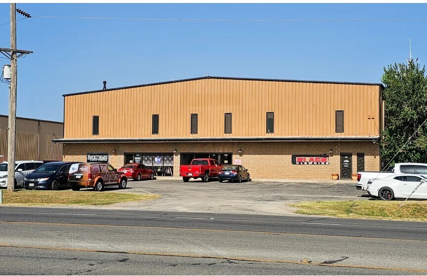 More Photos Of 4640 S Treadaway Blvd, Abilene Office For Lease