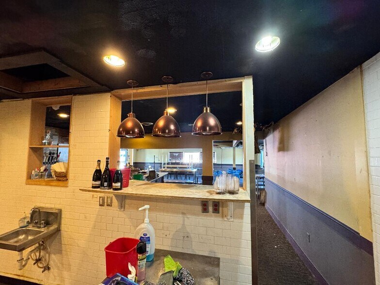 More Photos Of 1501 W Kilgore Ave, Muncie Restaurant For Sale