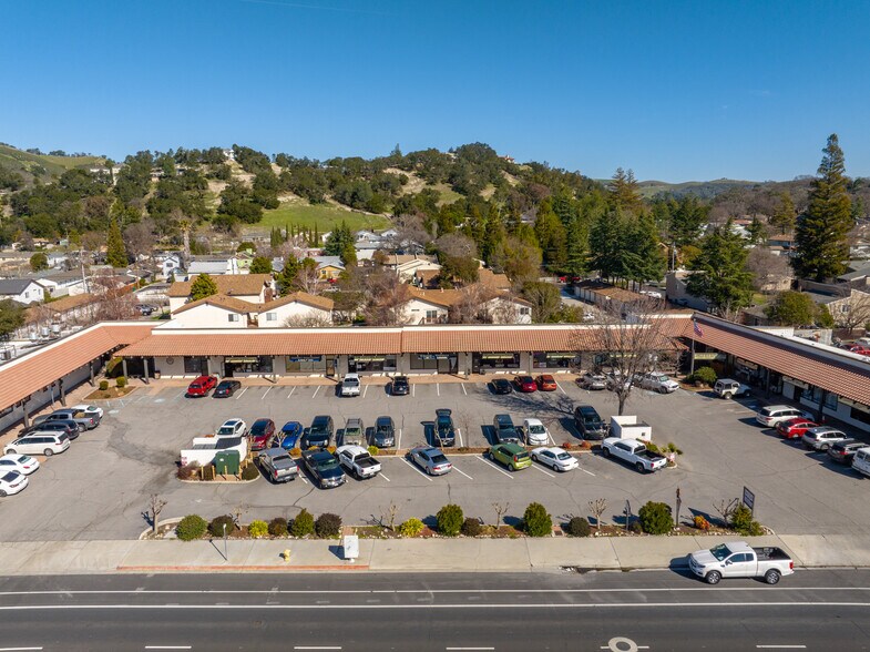 More Photos Of 7425 El Camino Real, Atascadero Storefront Retail Office For Sale