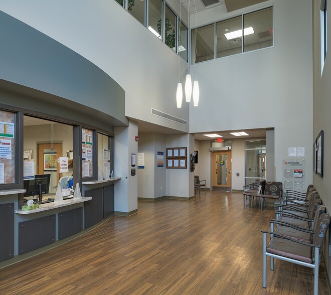 More Photos Of 1011 Main St, Indianapolis Medical For Lease