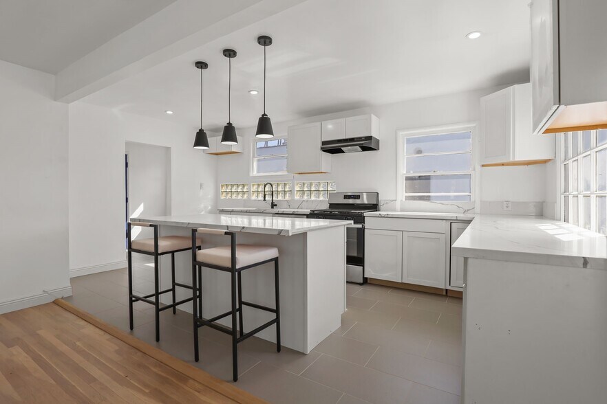 More Photos Of 4409 Victoria Park Dr, Los Angeles Apartments For Sale