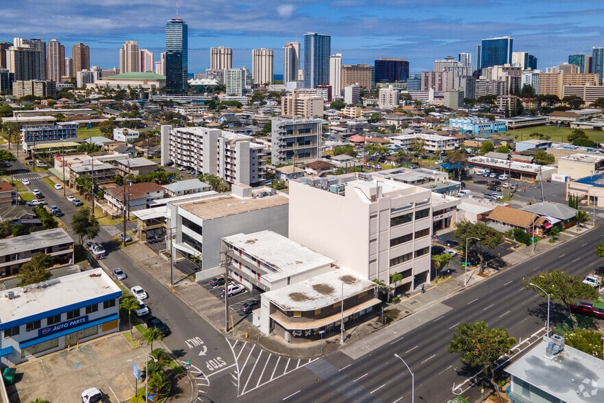 More Photos Of 1865-1871-1 S King St, Honolulu Storefront Retail Residential For Lease