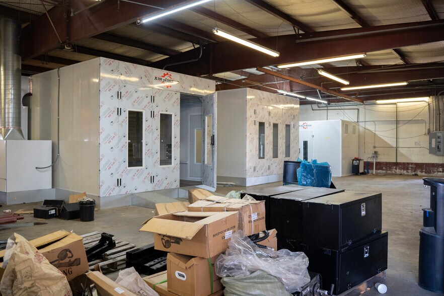 More Photos Of 4925 Avenue H, Rosenberg Warehouse For Lease