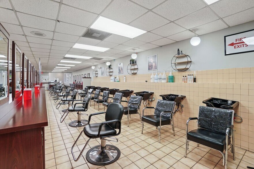 More Photos Of 8057 N Milwaukee Ave, Niles General Retail For Sale