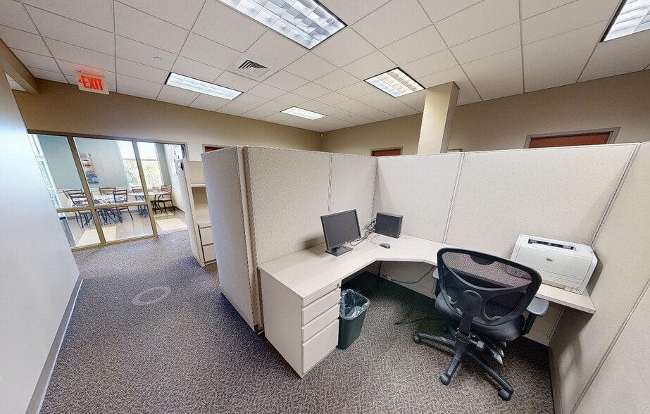 More Photos Of 500 Maplelawn Dr, Plano Office For Sale