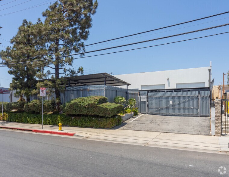 More Photos Of 10220 Norris Ave, Pacoima Warehouse For Sale