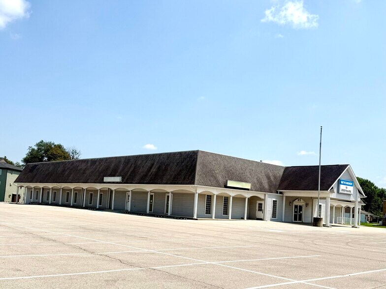 More Photos Of 3548 Western Ave, Connersville Mixed Retail For Sale