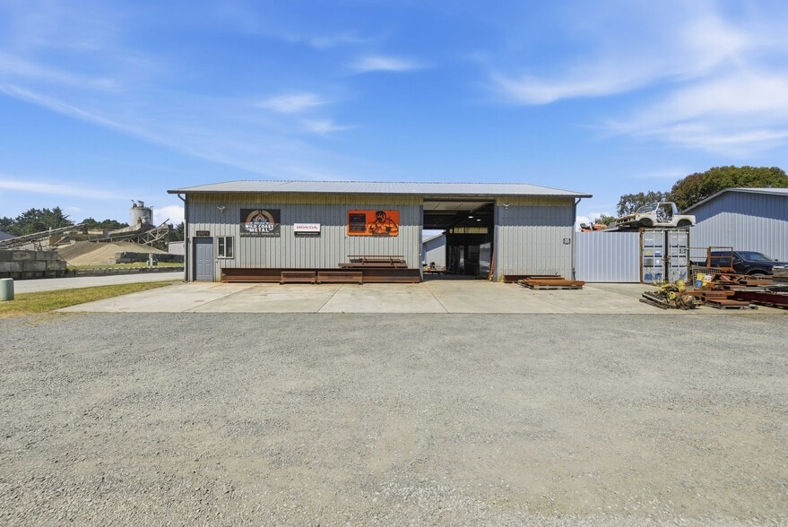 More Photos Of 55374 Rosa Rd, Bandon Manufacturing For Sale