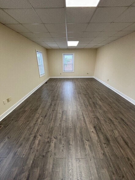 More Photos Of 1249 Mall Dr, North Chesterfield Medical For Lease