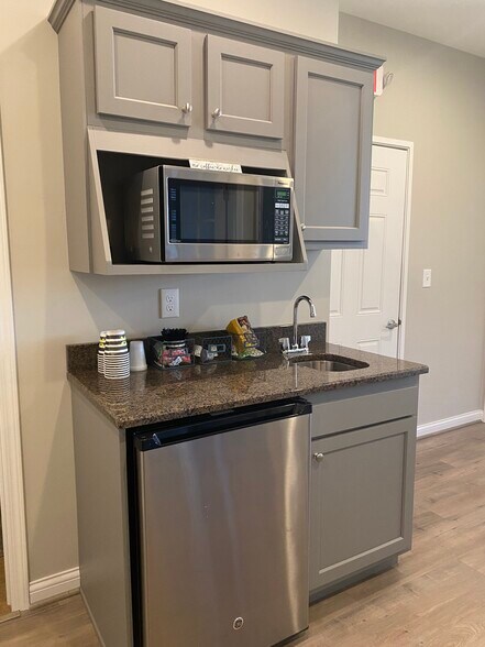 More Photos Of 5720 Gateway, Mason Coworking Space