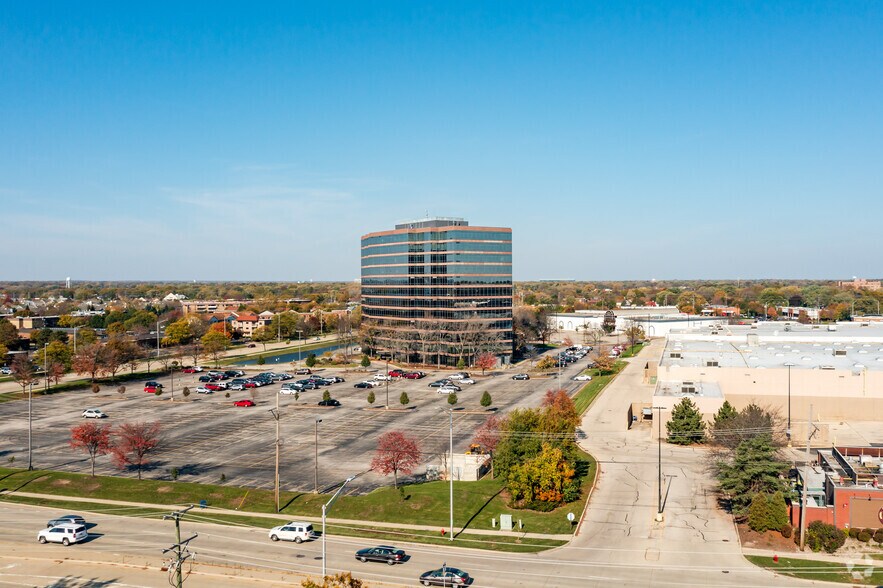 More Photos Of 1600 Golf Rd, Rolling Meadows Coworking Space