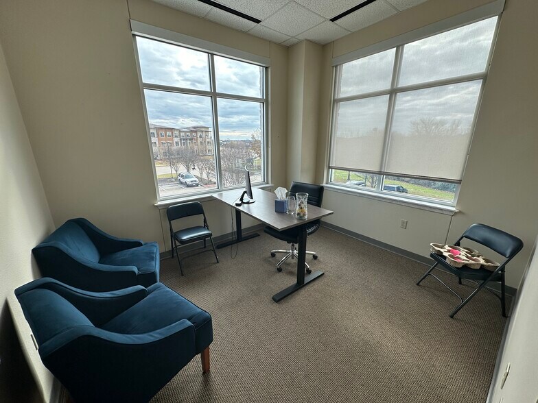 More Photos Of 2800 Shoreline Dr, Denton Medical For Sale