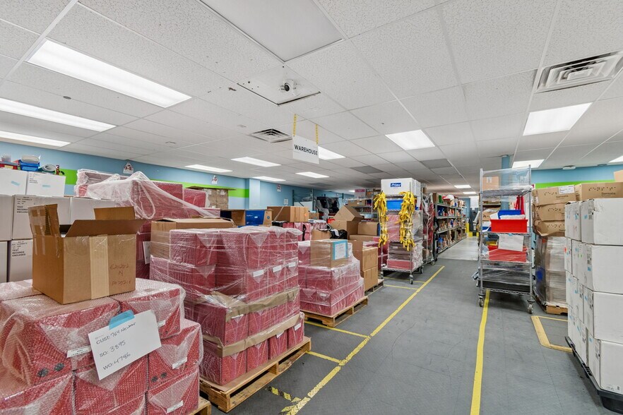 More Photos Of 1760-1770 Calumet St, Clearwater Warehouse For Lease