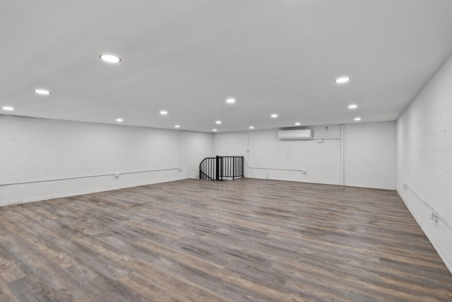 More Photos Of 1600 S Main St, Los Angeles Storefront For Sale