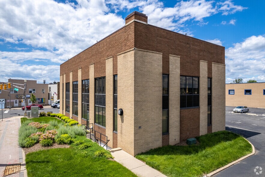 More Photos Of 69 S Main St, Manville Bank For Lease