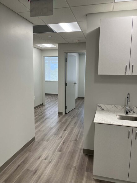 More Photos Of 6262 Sunset Dr, Miami Office For Lease