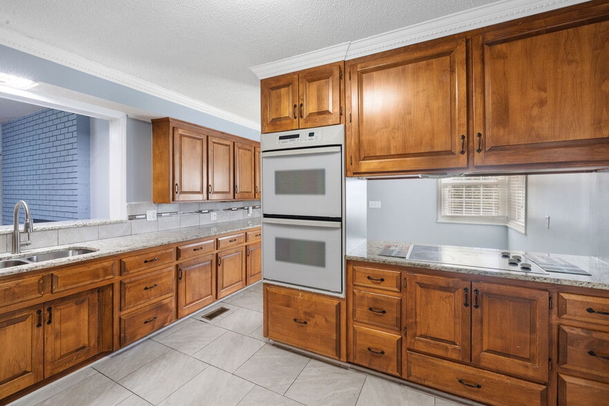 More Photos Of 2721 Wendell Blvd, Wendell Medical For Lease