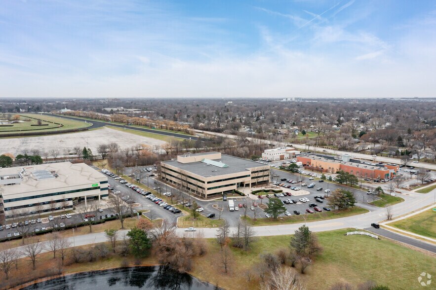 More Photos Of 3030 W Salt Creek Ln, Arlington Heights Medical For Lease