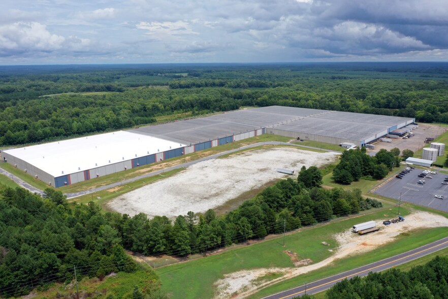 More Photos Of 101 Michelin Dr, Laurens Distribution For Sale