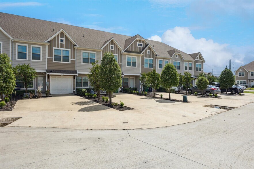 More Photos Of 101 Springtree St, Denton Apartments For Sale