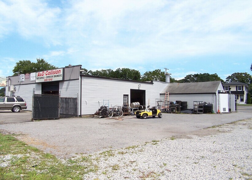 More Photos Of 2448 Montauk Hwy, Brookhaven Auto Repair For Sale
