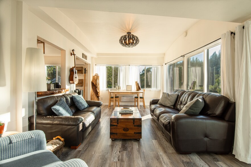 More Photos Of 22855 Chianti Rd, Cloverdale Apartments For Sale