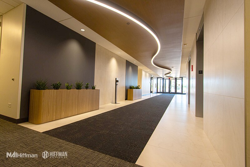 More Photos Of 700 E Butterfield Rd, Lombard Business Park For Lease